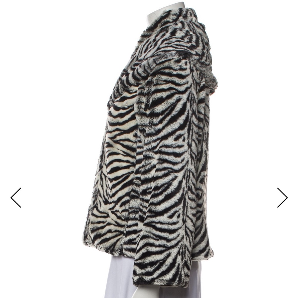 Alice + Olivia Zebra Print Faux Fur Jacket EUC - Picture 4 of 15
